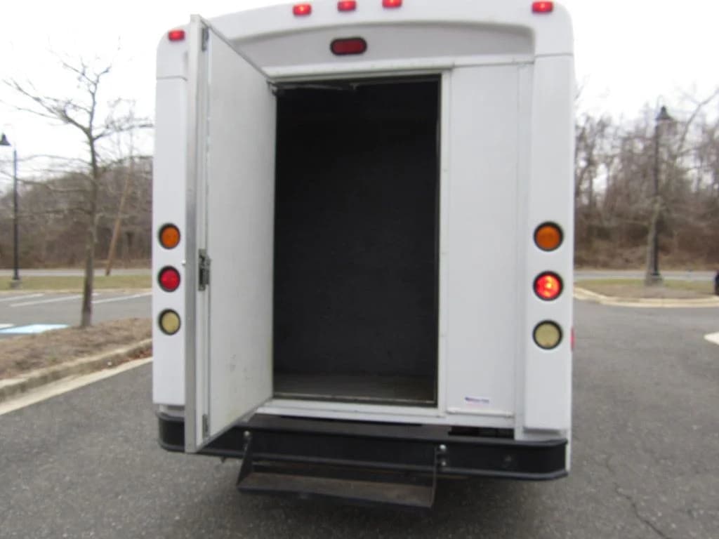 2017 Ford Transit T350 Glaval Commute - Thumbnail 12 2017 Ford Transit T350 Glaval Commute - Thumbnail 12