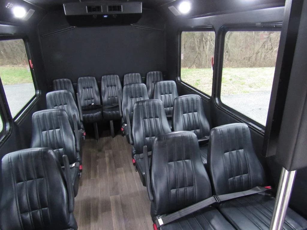 2017 Ford Transit T350 Glaval Commute - Thumbnail 2 2017 Ford Transit T350 Glaval Commute - Thumbnail 2