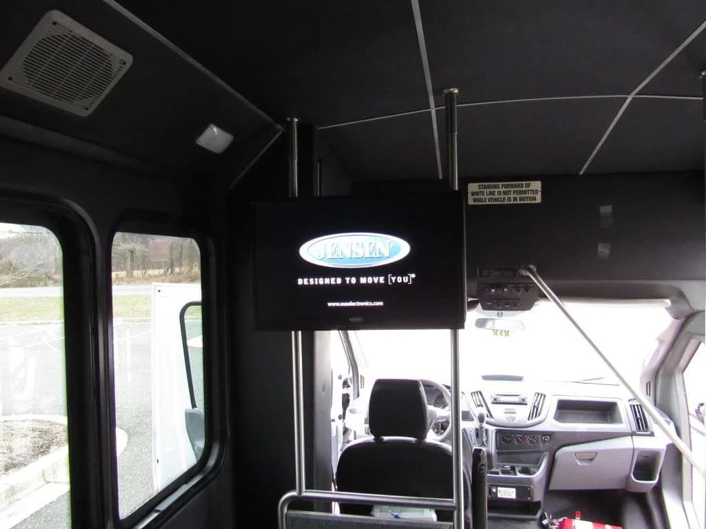 2017 Ford Transit T350 Glaval Commute - Thumbnail 4 2017 Ford Transit T350 Glaval Commute - Thumbnail 4