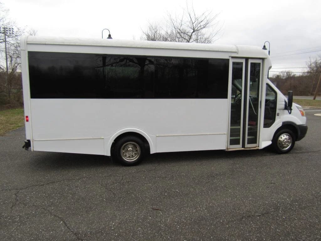 2017 Ford Transit T350 Glaval Commute - Thumbnail 6 2017 Ford Transit T350 Glaval Commute - Thumbnail 6