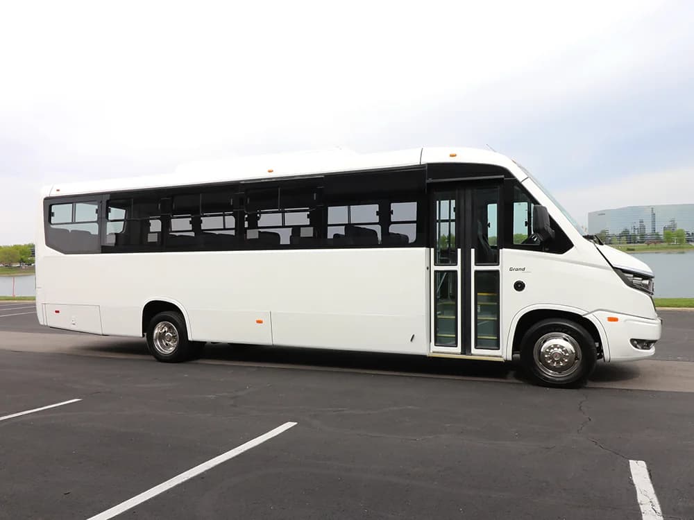 2023 Marcopolo Grand Shuttle - Thumbnail 1 2023 Marcopolo Grand Shuttle - Thumbnail 1