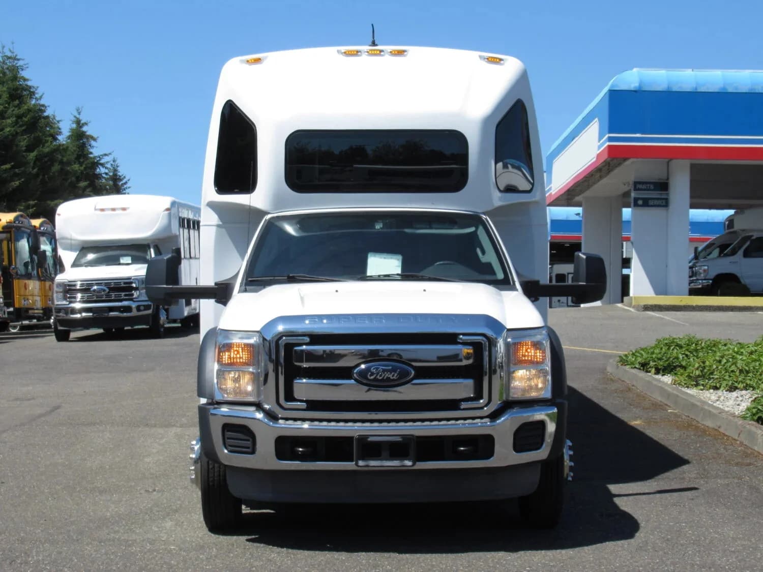 2013 Ford Ameritrans Shuttle Bus - Thumbnail 5 2013 Ford Ameritrans Shuttle Bus - Thumbnail 5