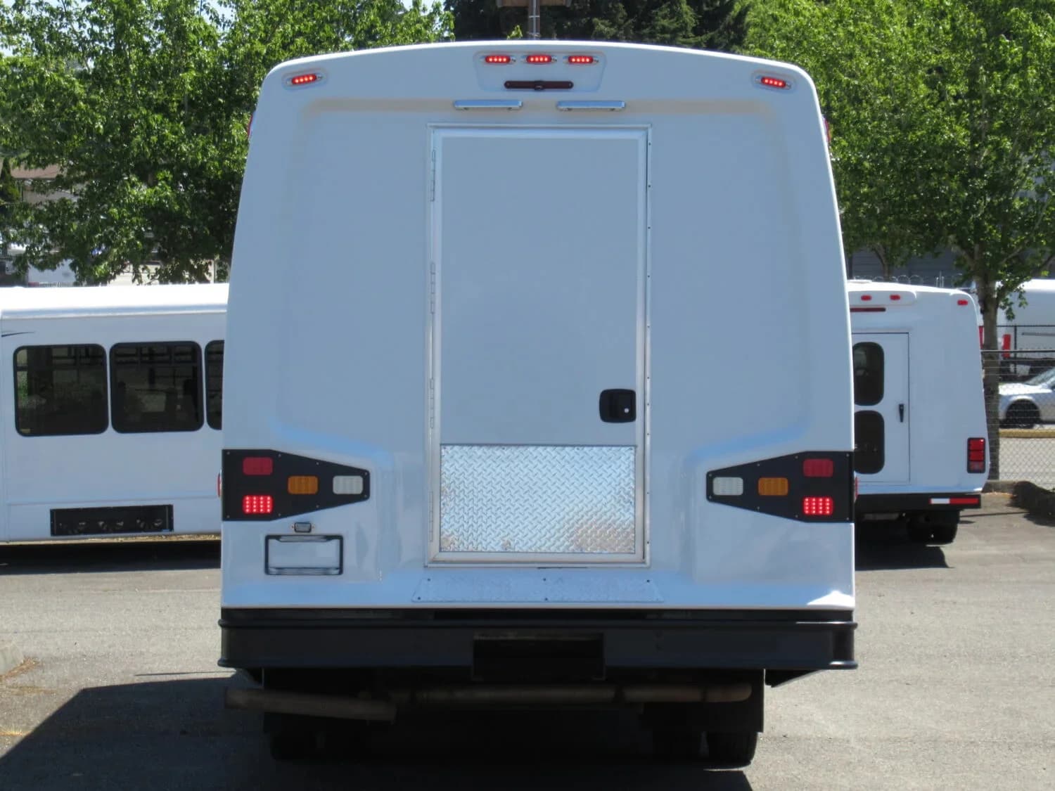 2013 Ford Ameritrans Shuttle Bus - Thumbnail 6 2013 Ford Ameritrans Shuttle Bus - Thumbnail 6