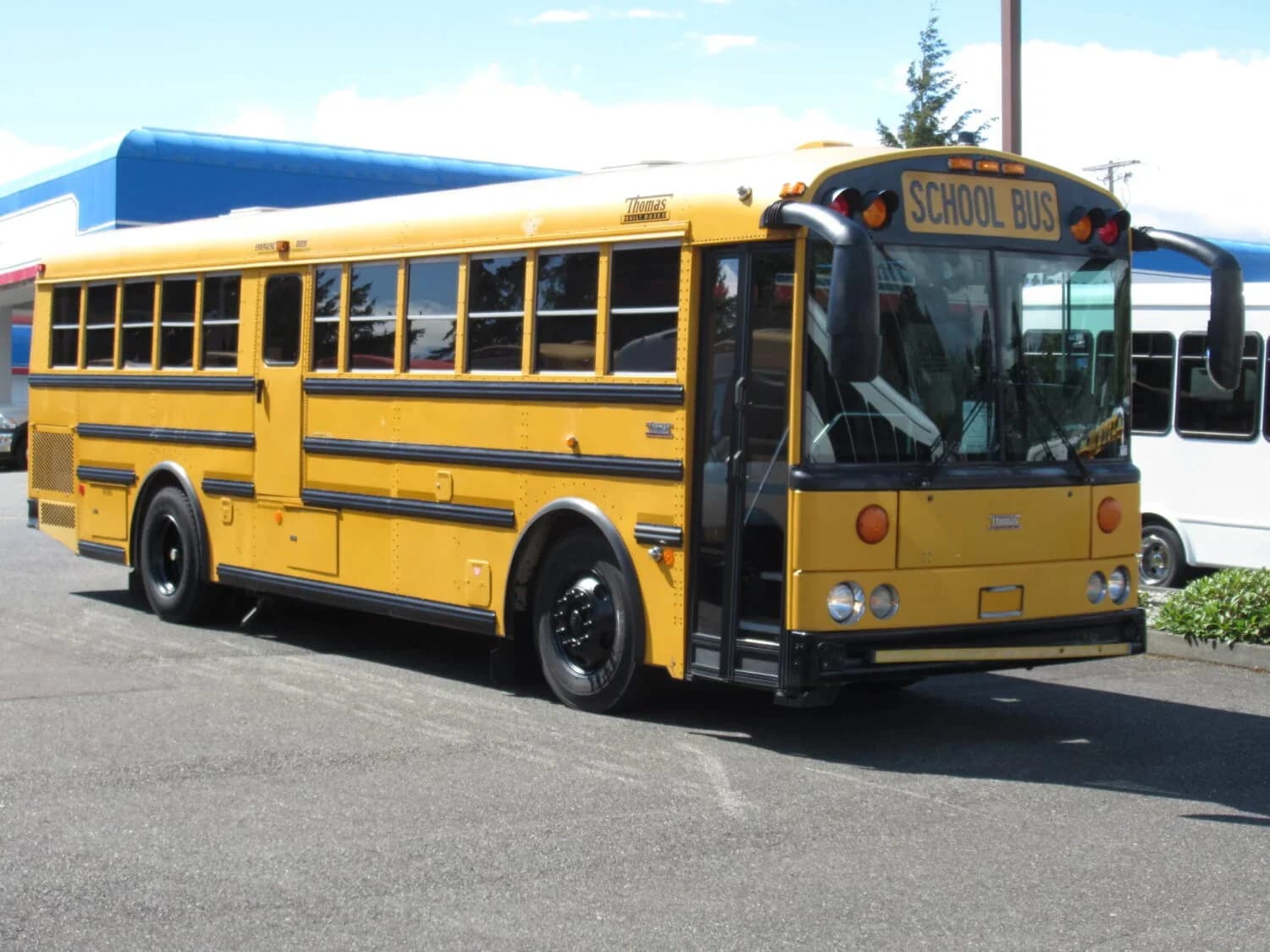 2009 Thomas Saf T Liner HDX School Bus - Thumbnail 1 2009 Thomas Saf T Liner HDX School Bus - Thumbnail 1