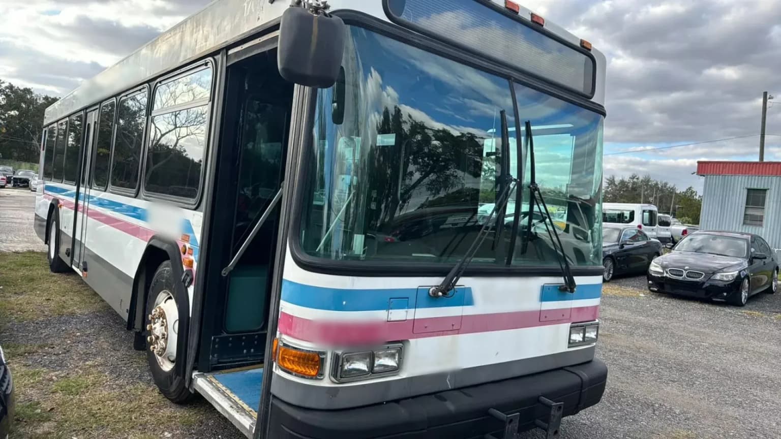 2008 Gillig 40 ft Transit Bus - Thumbnail 5 2008 Gillig 40 ft Transit Bus - Thumbnail 5