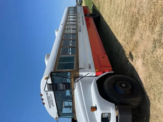 2002 Freightliner Bus Conversion/Specialty - Thumbnail 2 2002 Freightliner Bus Conversion/Specialty - Thumbnail 2