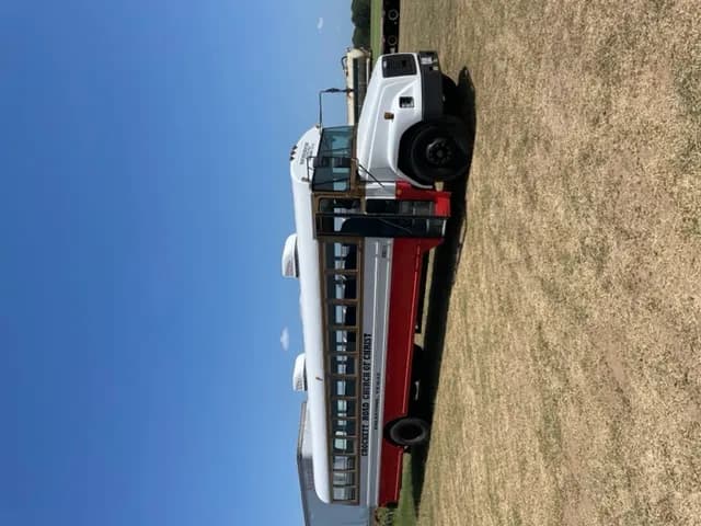 2002 Freightliner Bus Conversion/Specialty - Thumbnail 3 2002 Freightliner Bus Conversion/Specialty - Thumbnail 3