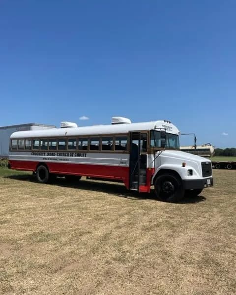 2002 Freightliner Bus Conversion/Specialty - Thumbnail 4 2002 Freightliner Bus Conversion/Specialty - Thumbnail 4