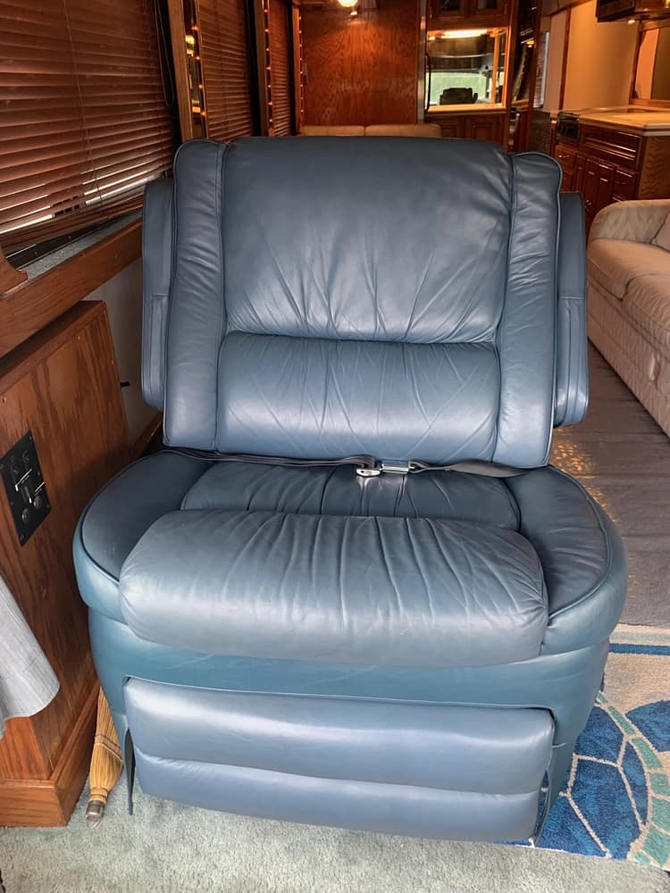 1989 Eagle Model 15 Motorcoach - Thumbnail 11 1989 Eagle Model 15 Motorcoach - Thumbnail 11