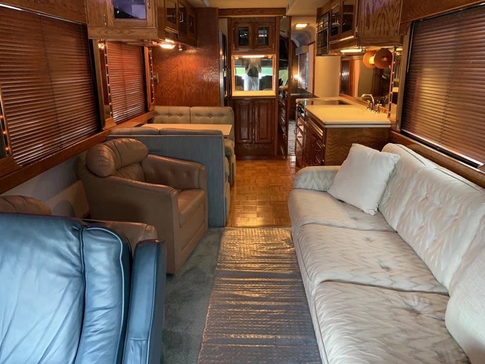 1989 Eagle Model 15 Motorcoach - Thumbnail 12 1989 Eagle Model 15 Motorcoach - Thumbnail 12