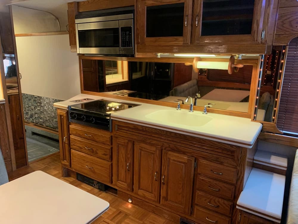 1989 Eagle Model 15 Motorcoach - Thumbnail 16 1989 Eagle Model 15 Motorcoach - Thumbnail 16