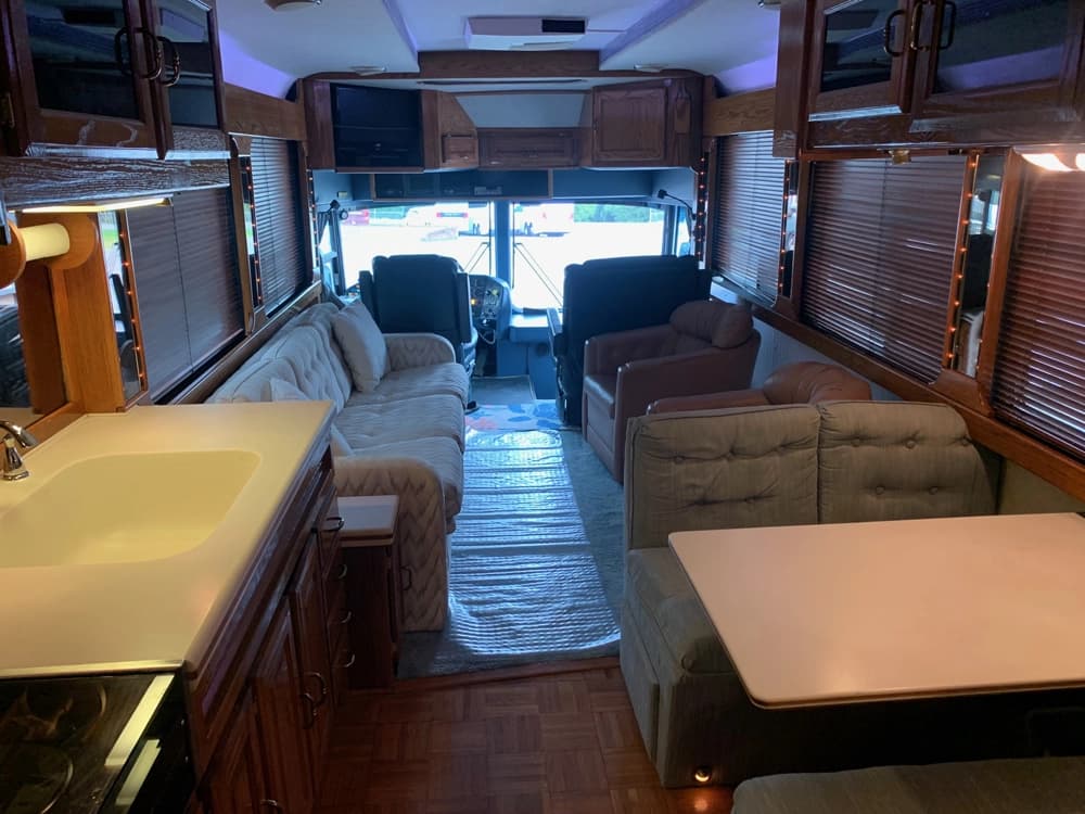 1989 Eagle Model 15 Motorcoach - Thumbnail 18 1989 Eagle Model 15 Motorcoach - Thumbnail 18