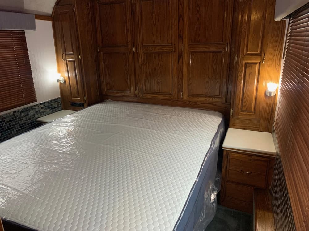 1989 Eagle Model 15 Motorcoach - Thumbnail 22 1989 Eagle Model 15 Motorcoach - Thumbnail 22