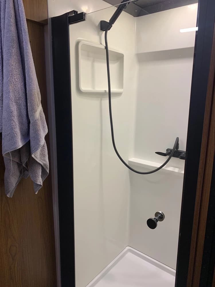 1986 Eagle Model 15 Motorcoach - Thumbnail 20 1986 Eagle Model 15 Motorcoach - Thumbnail 20