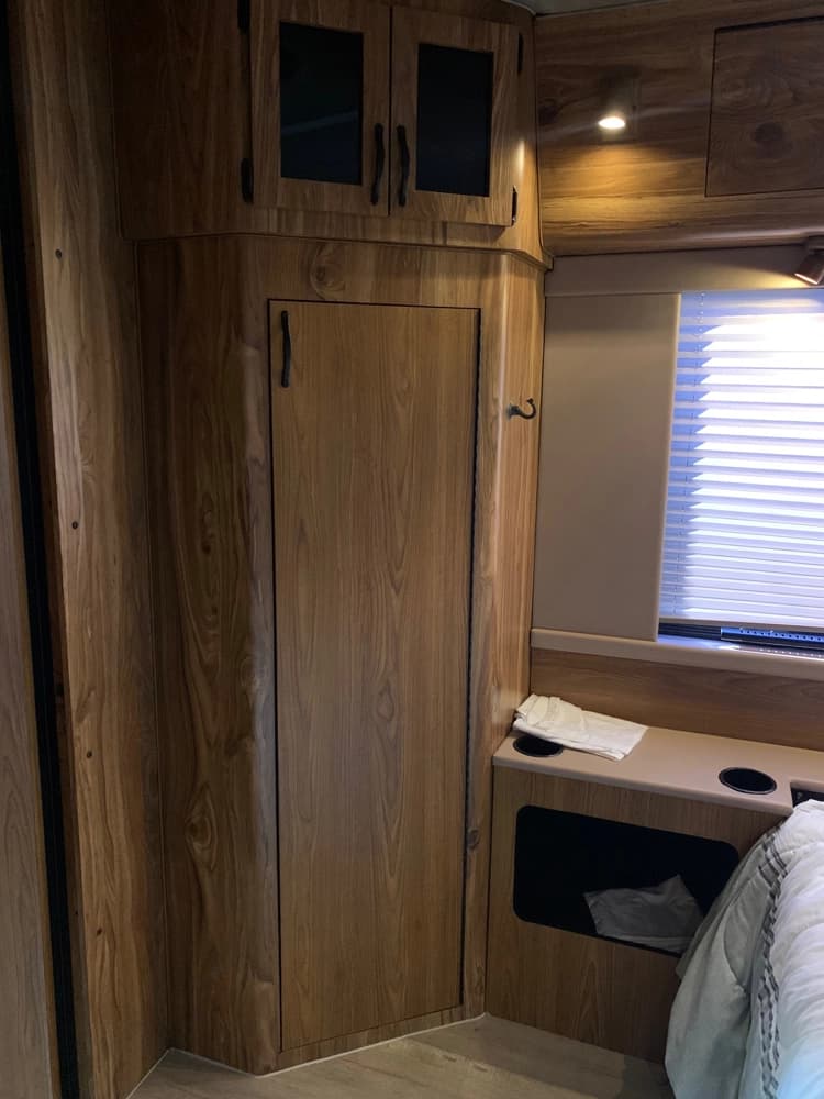 1986 Eagle Model 15 Motorcoach - Thumbnail 22 1986 Eagle Model 15 Motorcoach - Thumbnail 22