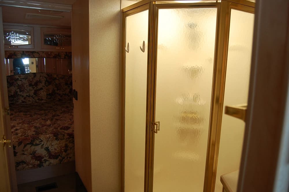 2000 Coachman Santara Motorcoach - Thumbnail 14 2000 Coachman Santara Motorcoach - Thumbnail 14