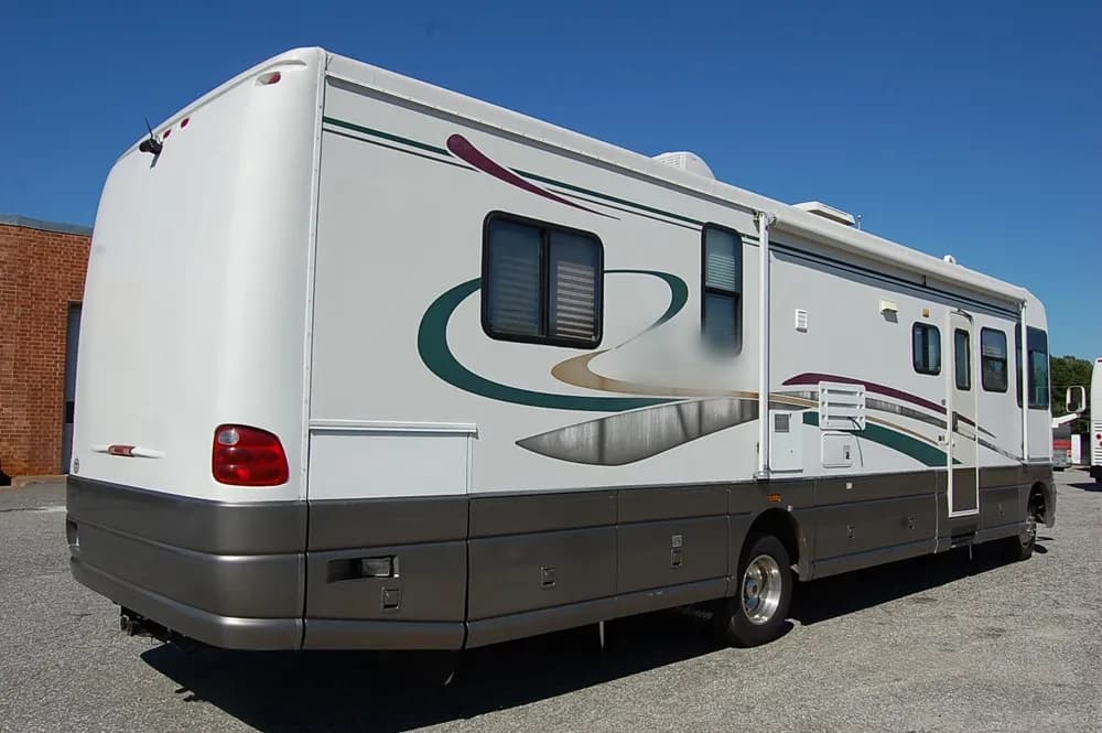 2000 Coachman Santara Motorcoach - Thumbnail 3 2000 Coachman Santara Motorcoach - Thumbnail 3