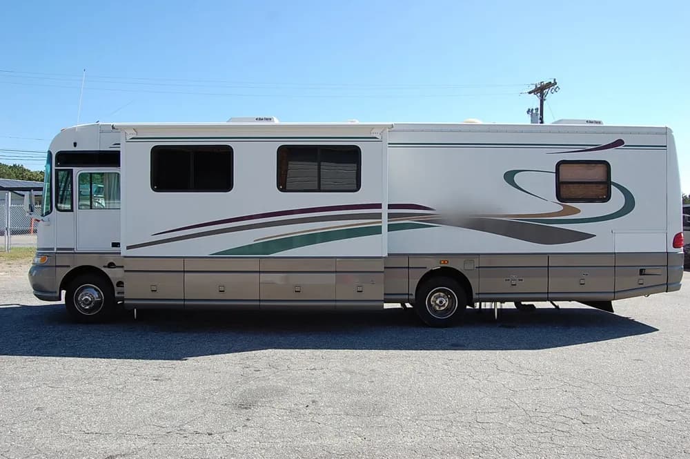 2000 Coachman Santara Motorcoach - Thumbnail 7 2000 Coachman Santara Motorcoach - Thumbnail 7