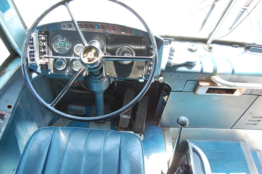 1977 GMC 4905A Antique Bus - Thumbnail 10 1977 GMC 4905A Antique Bus - Thumbnail 10