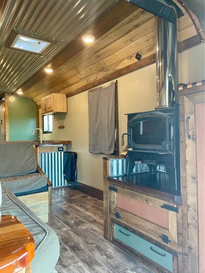 1998 International AmTran Genesis Flat Nose Skoolie Conversion - Thumbnail 10 1998 International AmTran Genesis Flat Nose Skoolie Conversion - Thumbnail 10