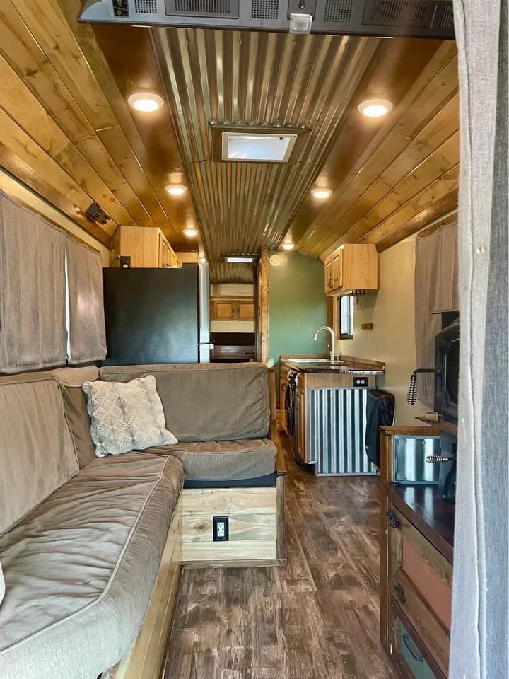 1998 International AmTran Genesis Flat Nose Skoolie Conversion - Thumbnail 7 1998 International AmTran Genesis Flat Nose Skoolie Conversion - Thumbnail 7