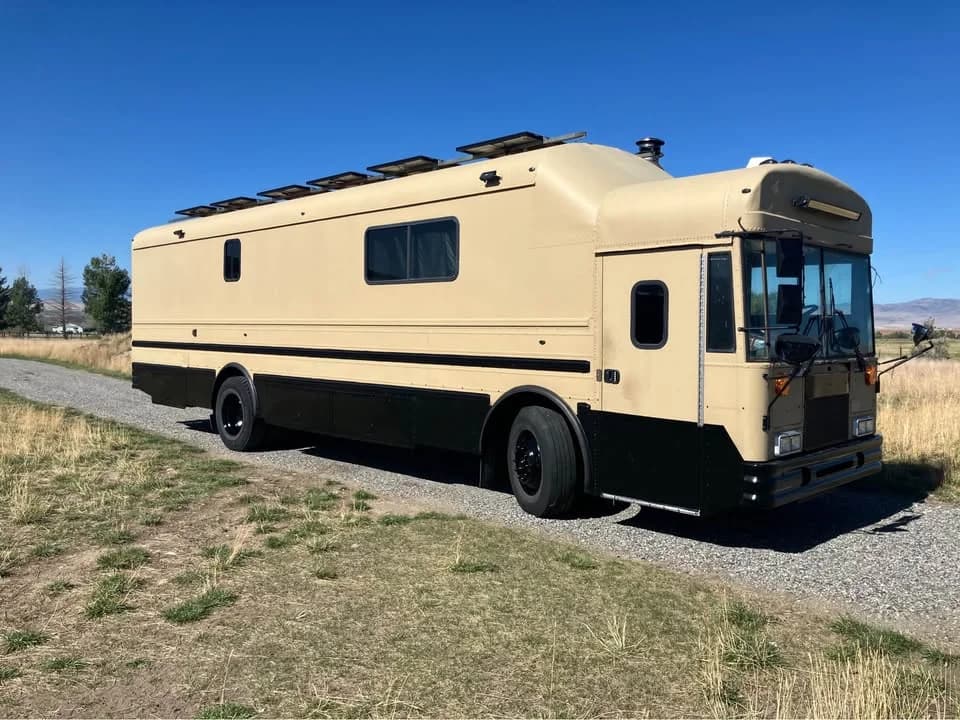 1998 International AmTran Genesis Flat Nose Skoolie Conversion - Thumbnail 1 1998 International AmTran Genesis Flat Nose Skoolie Conversion - Thumbnail 1