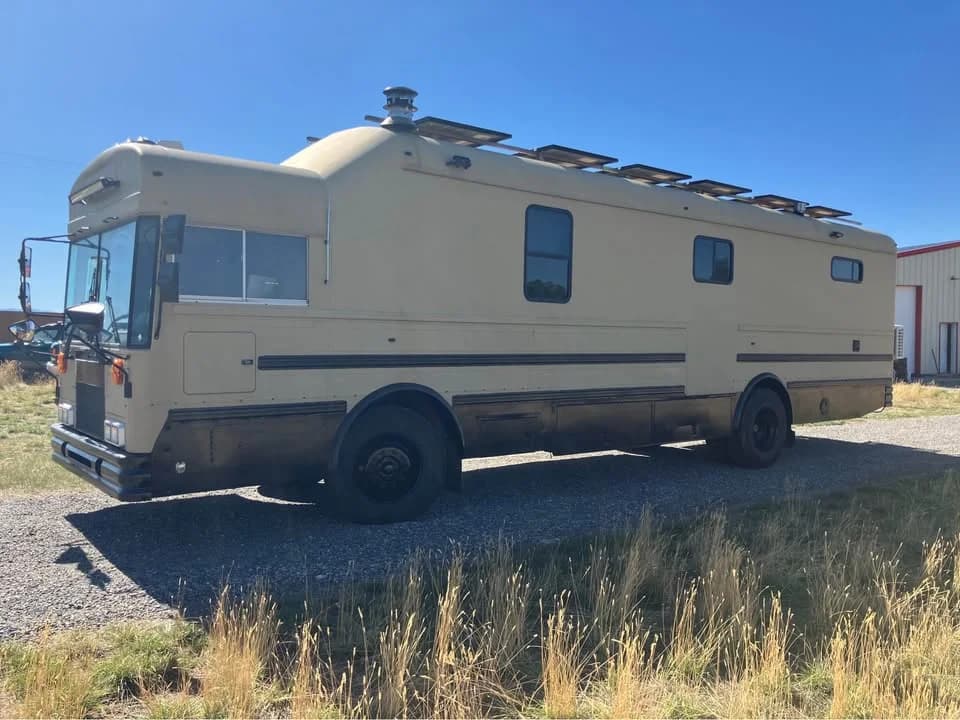 1998 International AmTran Genesis Flat Nose Skoolie Conversion - Thumbnail 2 1998 International AmTran Genesis Flat Nose Skoolie Conversion - Thumbnail 2