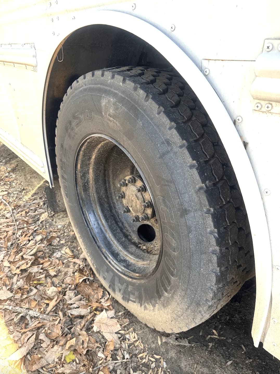 2007 Thomas Built PV Skoolie Conversion - Thumbnail 7 2007 Thomas Built PV Skoolie Conversion - Thumbnail 7