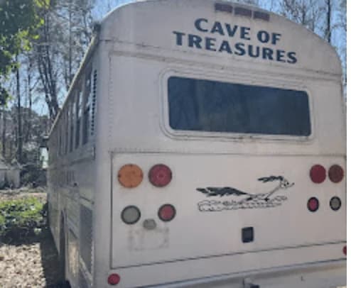 2007 Thomas Built PV Skoolie Conversion - Thumbnail 8 2007 Thomas Built PV Skoolie Conversion - Thumbnail 8