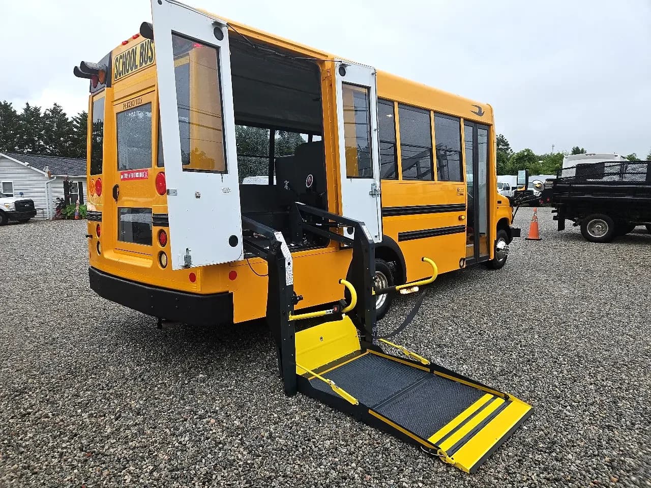 2016 Ford E450 Cutaway ADA School Bus - Thumbnail 16 2016 Ford E450 Cutaway ADA School Bus - Thumbnail 16