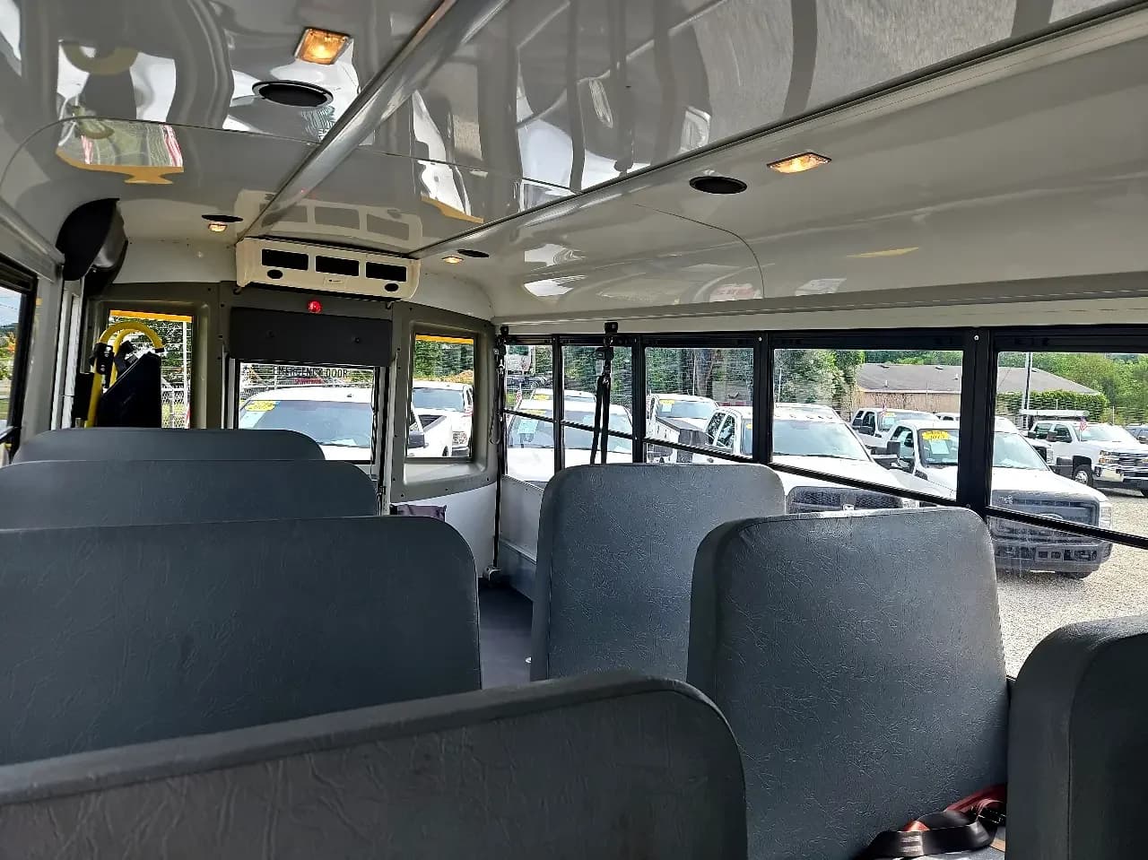 2016 Ford E450 Cutaway ADA School Bus - Thumbnail 9 2016 Ford E450 Cutaway ADA School Bus - Thumbnail 9