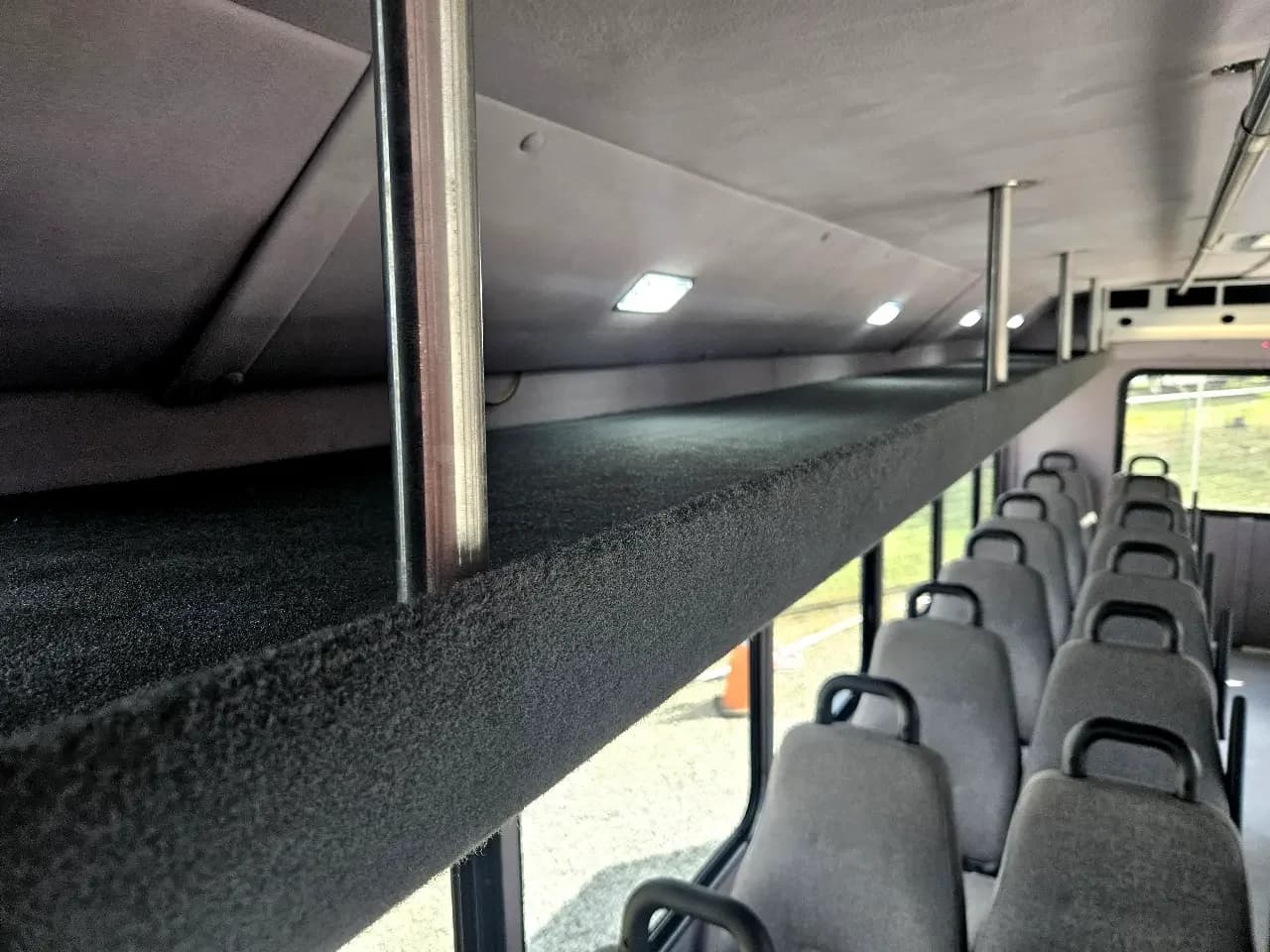 2015 Ford F550 StarTrans Shuttle Bus - Thumbnail 10 2015 Ford F550 StarTrans Shuttle Bus - Thumbnail 10