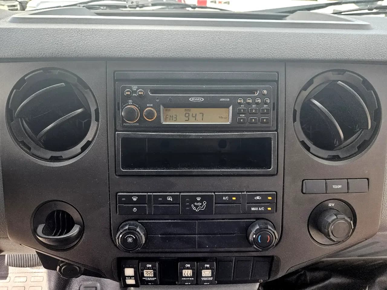 2015 Ford F550 StarTrans Shuttle Bus - Thumbnail 14 2015 Ford F550 StarTrans Shuttle Bus - Thumbnail 14