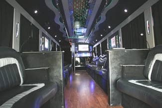 1990 MCI 102C3 Limo Bus - Thumbnail 4 1990 MCI 102C3 Limo Bus - Thumbnail 4