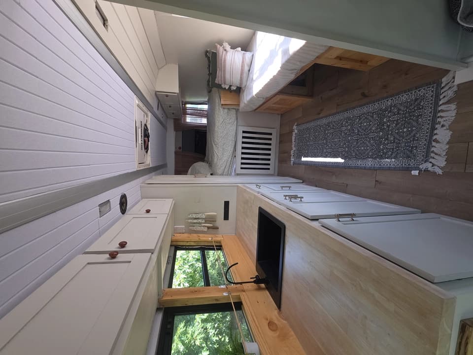 2009 Chevrolet Express 3500 6.6L Conversion/Specialty - Thumbnail 20 2009 Chevrolet Express 3500 6.6L Conversion/Specialty - Thumbnail 20