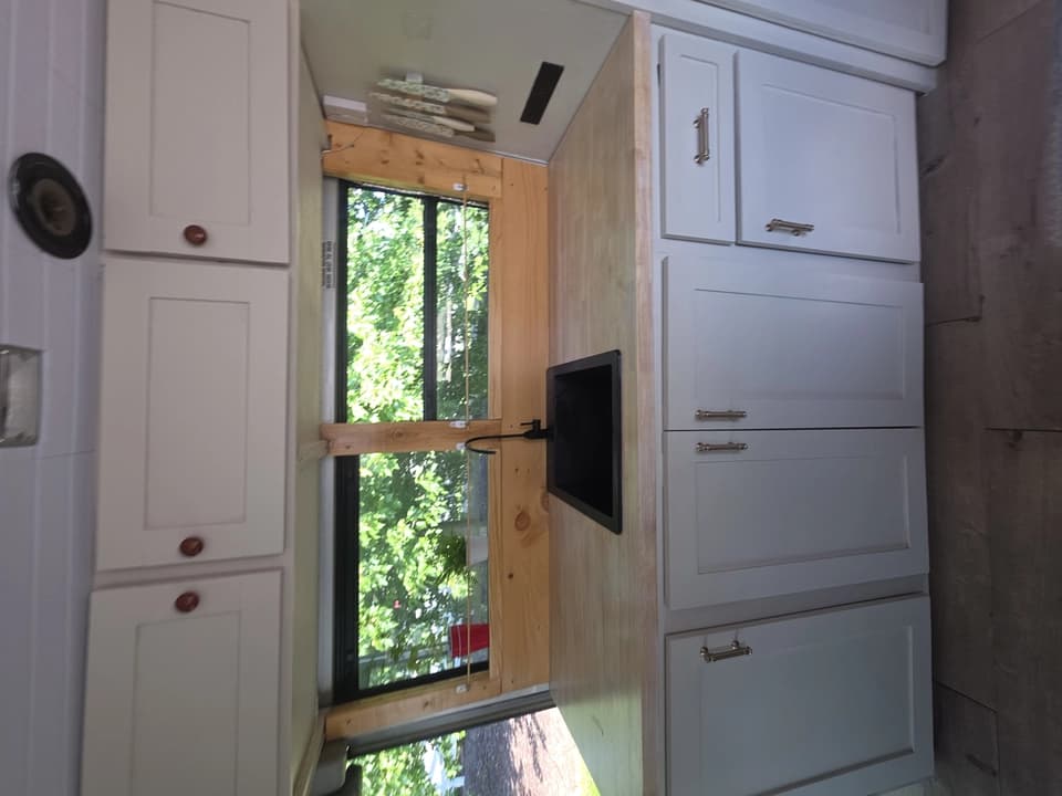 2009 Chevrolet Express 3500 6.6L Conversion/Specialty - Thumbnail 3 2009 Chevrolet Express 3500 6.6L Conversion/Specialty - Thumbnail 3