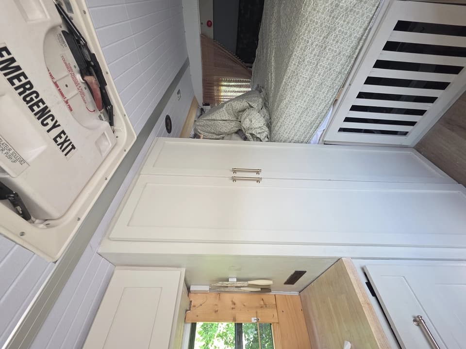 2009 Chevrolet Express 3500 6.6L Conversion/Specialty - Thumbnail 21 2009 Chevrolet Express 3500 6.6L Conversion/Specialty - Thumbnail 21