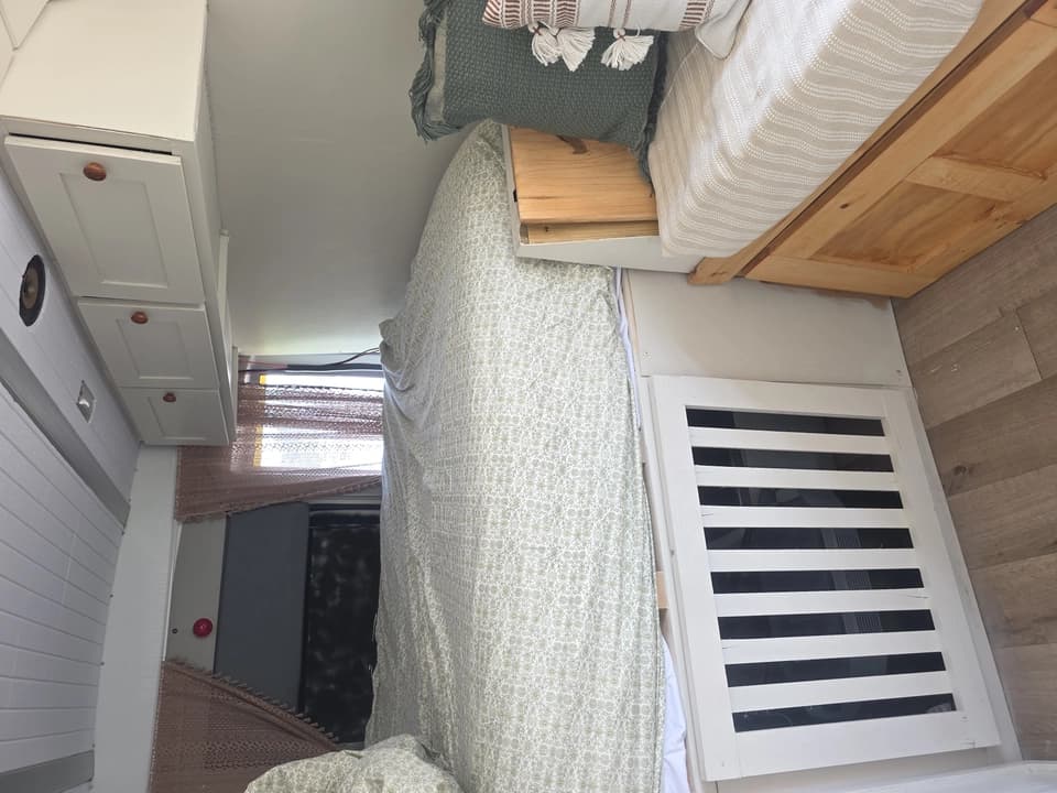 2009 Chevrolet Express 3500 6.6L Conversion/Specialty - Thumbnail 26 2009 Chevrolet Express 3500 6.6L Conversion/Specialty - Thumbnail 26