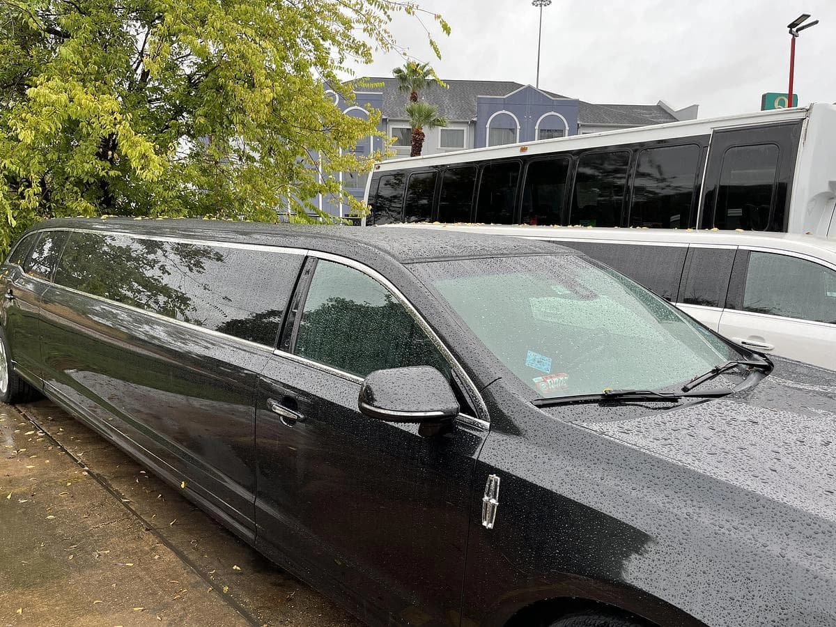 2013 Lincoln MKT Sedan - Thumbnail 4 2013 Lincoln MKT Sedan - Thumbnail 4