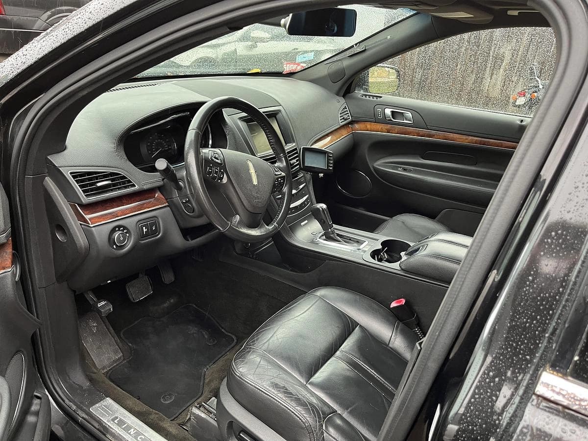 2013 Lincoln MKT Sedan - Thumbnail 7 2013 Lincoln MKT Sedan - Thumbnail 7