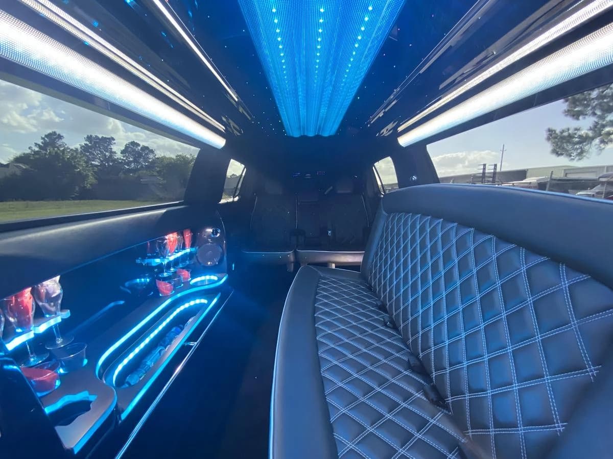 2017 Lincoln MKT Sedan - Thumbnail 4 2017 Lincoln MKT Sedan - Thumbnail 4