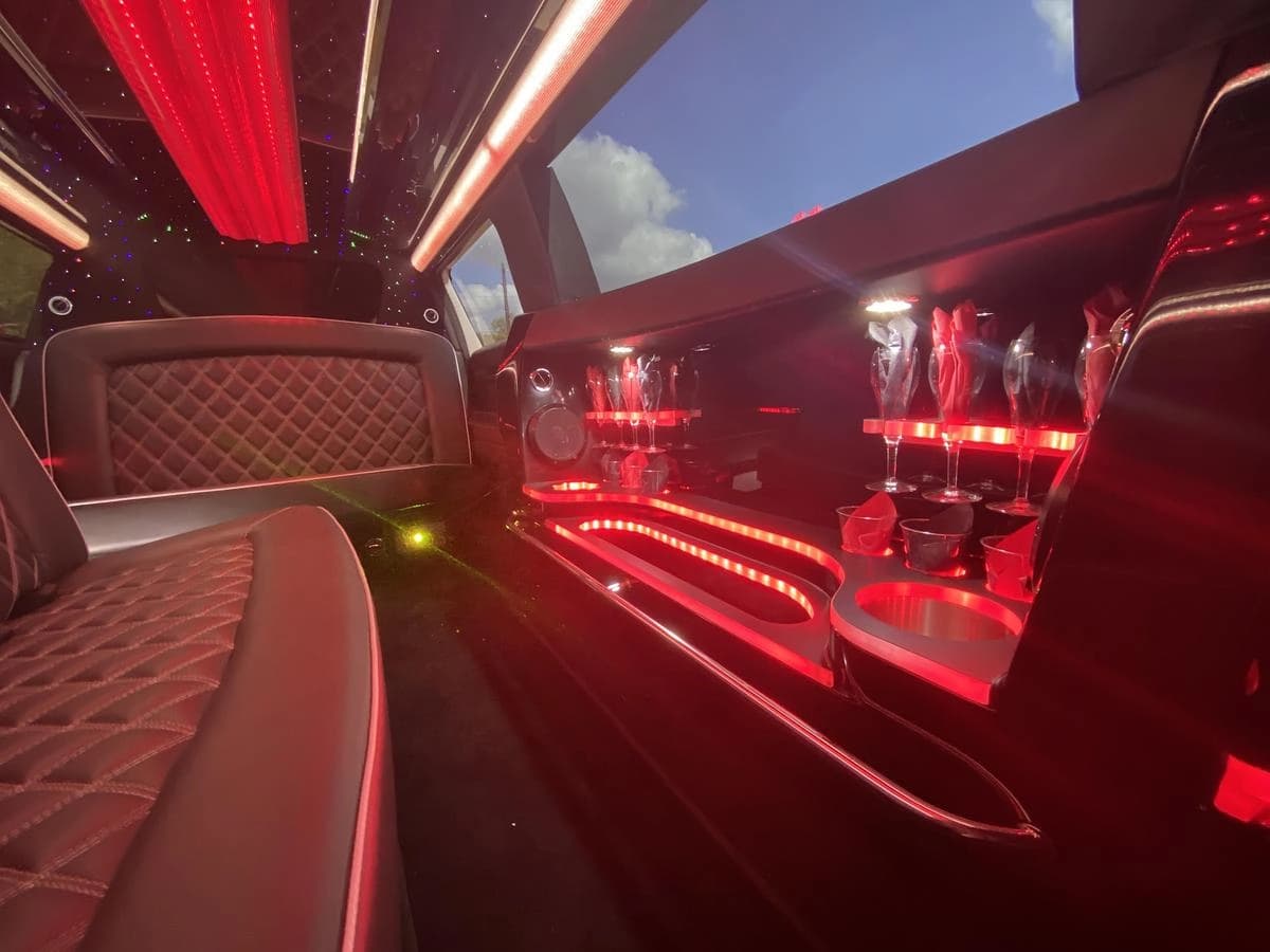 2017 Lincoln MKT Sedan - Thumbnail 5 2017 Lincoln MKT Sedan - Thumbnail 5