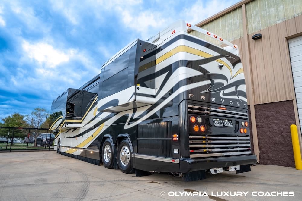 2008 Prevost H3-45 Amadas Motorcoach Conversion - Thumbnail 19 2008 Prevost H3-45 Amadas Motorcoach Conversion - Thumbnail 19