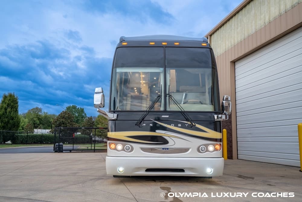 2008 Prevost H3-45 Amadas Motorcoach Conversion - Thumbnail 24 2008 Prevost H3-45 Amadas Motorcoach Conversion - Thumbnail 24