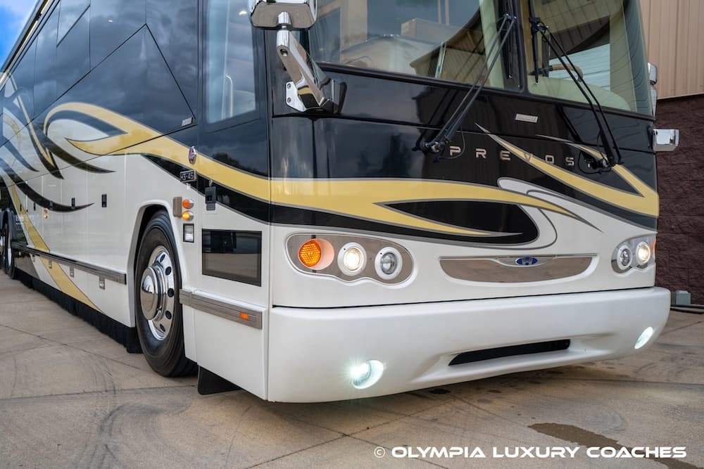 2008 Prevost H3-45 Amadas Motorcoach Conversion - Thumbnail 25 2008 Prevost H3-45 Amadas Motorcoach Conversion - Thumbnail 25