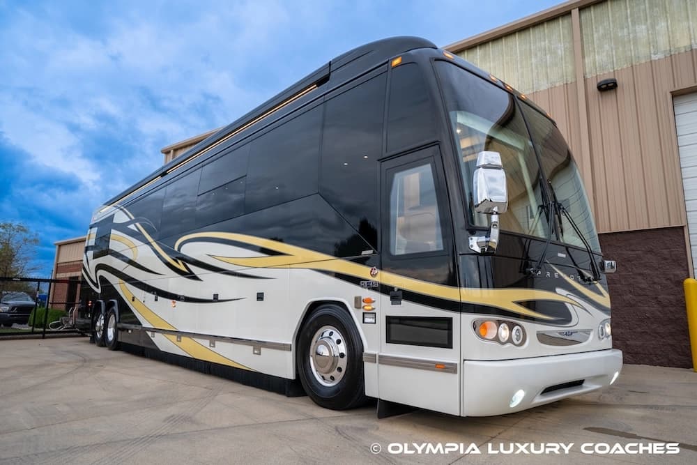 2008 Prevost H3-45 Amadas Motorcoach Conversion - Thumbnail 26 2008 Prevost H3-45 Amadas Motorcoach Conversion - Thumbnail 26