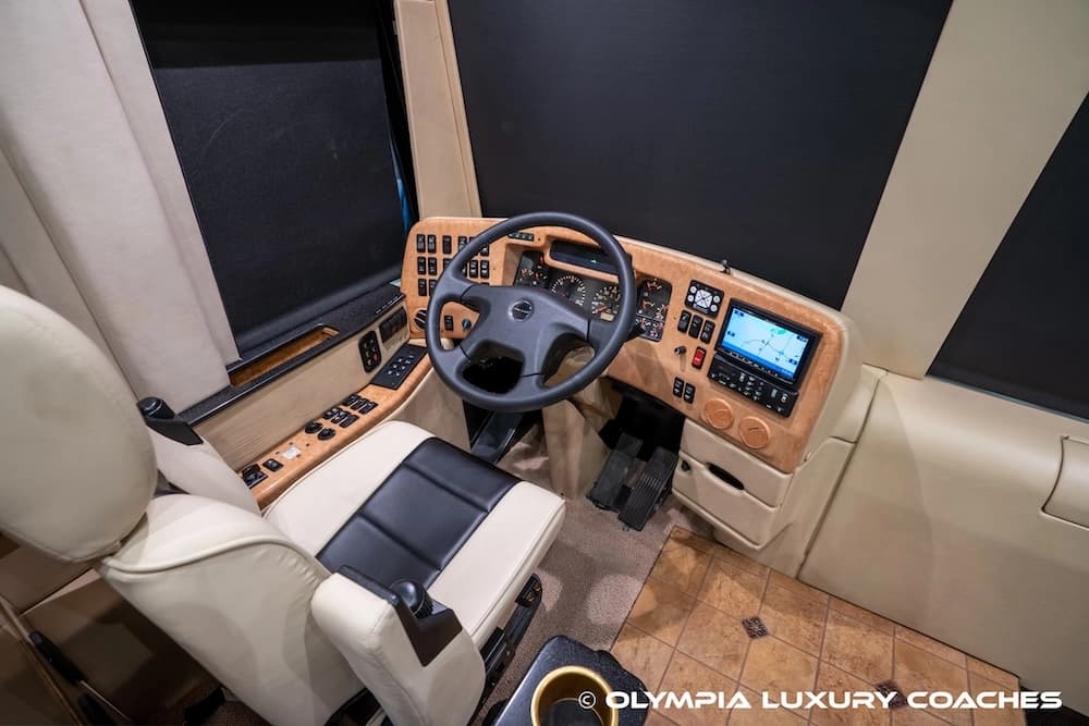 2008 Prevost H3-45 Amadas Motorcoach Conversion - Thumbnail 32 2008 Prevost H3-45 Amadas Motorcoach Conversion - Thumbnail 32