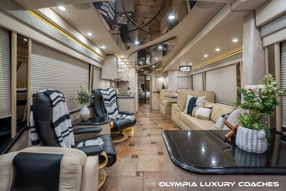 2008 Prevost H3-45 Amadas Motorcoach Conversion - Thumbnail 35 2008 Prevost H3-45 Amadas Motorcoach Conversion - Thumbnail 35