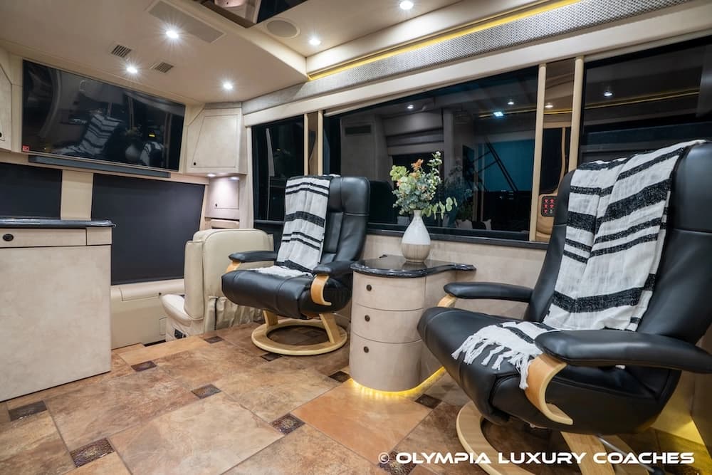 2008 Prevost H3-45 Amadas Motorcoach Conversion - Thumbnail 41 2008 Prevost H3-45 Amadas Motorcoach Conversion - Thumbnail 41