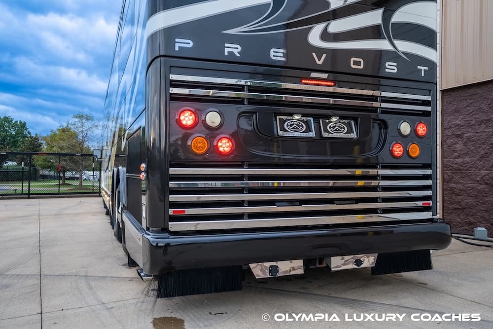 2008 Prevost H3-45 Amadas Motorcoach Conversion - Thumbnail 6 2008 Prevost H3-45 Amadas Motorcoach Conversion - Thumbnail 6